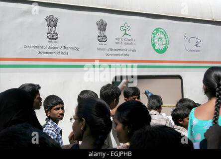 Indian Railways Wissenschaftszug mit Bio-Diversität-Awareness-Programm auf Besuch in Secunderabad, AP, Indien am Oktober 10,2012. Stockfoto