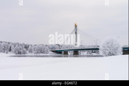 Holzfäller-Kerze-Brücke in Rovaniemi Stockfoto