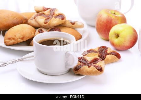 Stillleben mit Kaffee, Kekse und Äpfel Stockfoto