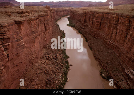 Blick auf den Colorado River von der historischen Navajo Bridge, Arizona Stockfoto