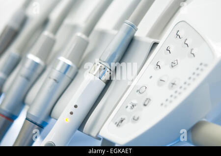 Zahnarzt-Werkzeuge und Geräte zur Zahnarztpraxis Stockfoto