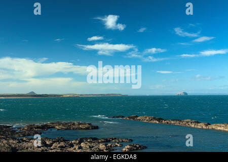 Bass Rock und North Berwick Gesetz vom John Muir Weg, Dunbar, East Lothian Stockfoto