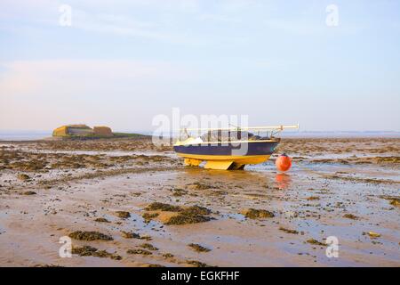 Boot am Wattenmeer. Kirkland Narbe, Port Carlisle, Solway Küste, Cumbria, England, UK Stockfoto