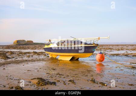 Boot am Wattenmeer. Kirkland Narbe, Port Carlisle, Solway Küste, Cumbria, England, UK Stockfoto