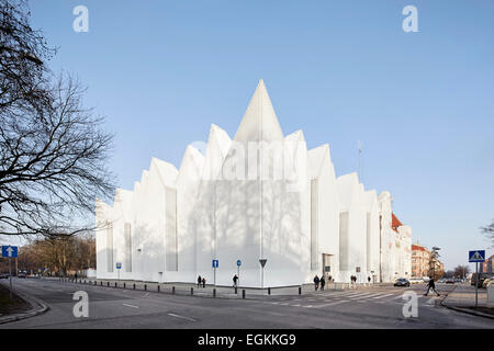 Stettiner Philharmonie, Stettin, Polen. Architekt: Studio Barozzi Veiga, 2014. Höhe mit Zick-Zack-Dachprofil Ecke ein Stockfoto