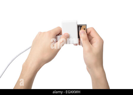 USB-3.0-Speicherkartenleser und CF-Speicher, isoliert auf weiss Stockfoto