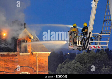 Newtownabbey, Nordirland. 9 Sep 2013 - Ein geschlossener presbyterianischen Schule hat in mutmaßlichen Brandanschlag zerstört worden. Es ist nicht klar, ob es sektiererischer Motiv war. Stockfoto