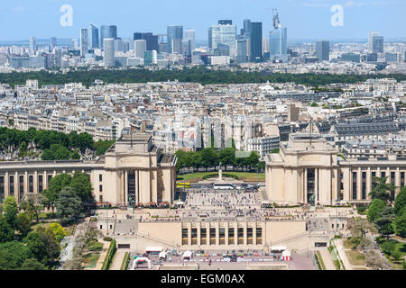 Blick auf den Place du Trocadéro vom Eiffelturm entfernt. Paris, Frankreich Stockfoto