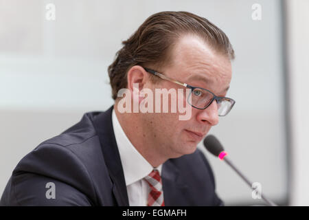 Düsseldorf, Deutschland. 26. Februar 2015. Gerry Weber International AG, Jahrespressekonferenz, Düsseldorf, Deutschland, Feb26, 2015: CFO David Frink. Bildnachweis: Jürgen Schwarz/Alamy Live-Nachrichten Stockfoto