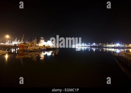 Killybegs Pier in der Nacht, Co. Donegal, Irland Stockfoto