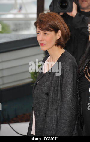 CANNES, Frankreich - 18. Mai 2013: Gina McKee bei dem Fototermin für ihren Film "Jimmy P. Psychotherapy von einem Plains-Indianer" im Wettbewerb der 66. Filmfestival von Cannes. Stockfoto