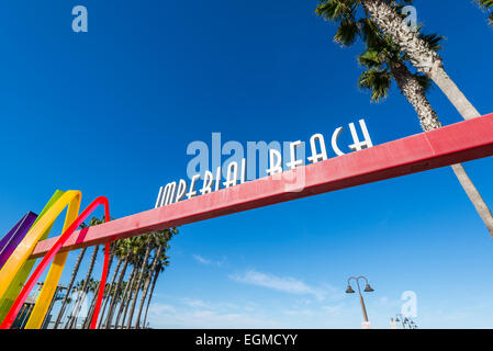 Imperial Beach Zeichen im Imperial Beach Pier Plaza, Kalifornien, Vereinigte Staaten von Amerika. Stockfoto