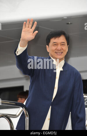 CANNES, Frankreich - 16. Mai 2013: Jackie Chan beim Fototermin auf dem 66. Festival de Cannes für seinen neuen Film "Skiptrace". Stockfoto