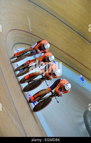 Tim VELDT / Wim STROETINGA / Dion BEUKEBOOM / Roy EFFTING - Pays Bas - Poursuite Par Equipes - 19.02.2015 - Cyclisme Sur Piste - Championnats du Monde - Saint Quentin En Yvelines-. Foto: Dave Winter / Icon Sport Stockfoto