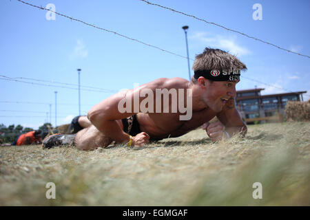 Wettbewerber in Aktion während der Reebok Spartan Race. Mohegan Sun, Uncasville, Connecticut, USA. Stockfoto