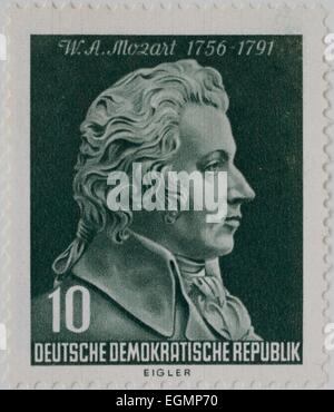 Wolfgang Amadeus Mozart, ein österreichischer Komponist, Porträt auf einer Briefmarke, DDR, 1956 Stockfoto