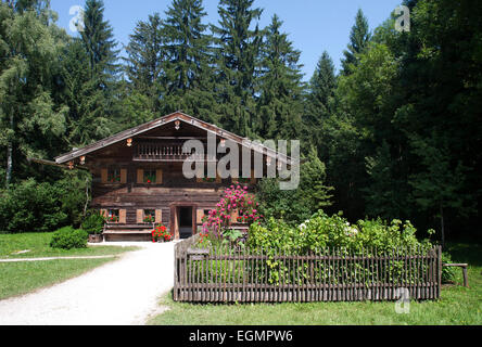 Zischkhäusl vom Flachgau, Bauerngarten, Bauernhaus, Freilichtmuseum Großgmain, Großgmain, Provinz von Salzburg, Österreich Stockfoto