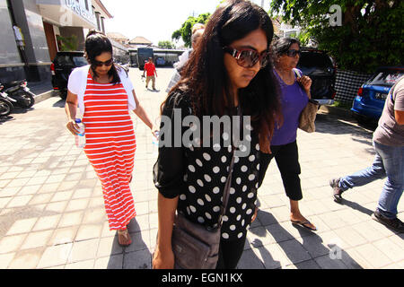 Denpasar, Bali, Indonesien. 26. Februar 2015. BALI, Indonesien - 26 Februar: Myuran Sukumaran Familie kommt in Denpasar Gefängnis Besuch abstatten, ihn am 26. Februar 2015 in Bali, Indonesia.Australian Staatsangehörigen Andrew Chan und Myuran Sukumaran, wegen Drogen Schmuggel mit sieben anderen in einer fehlgeschlagenen 2005 plot, der bald Hinrichtung durch ein Erschießungskommando in Bali Kerobokan Gefängnis droht. Rechtsanwälte, die "Bali neun" Rädelsführer hoffe jedoch für eine zweite gerichtliche Überprüfung zu beantragen. © Sijori Bilder/ZUMA Draht/Alamy Live-Nachrichten Stockfoto