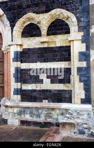 Basilika-Kathedrale des Hl. Bartholomäus von Patti, Sizilien Stockfoto