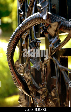 Schlange / snake an Toren zu vergiften Garten, Alnwick Stockfoto