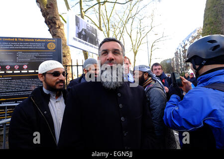 London, UK. 27. Februar 2015. Anjem Choudary und assoziierten Unternehmen, einschließlich Abu Baraa halten Demo 'Auf Nachfrage Release von Scheich Omar Bakri Muhammad'. Bildnachweis: Rachel Megawhat/Alamy Live-Nachrichten Stockfoto