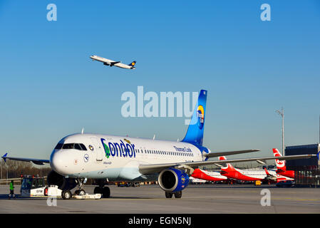 Condor, Push back, LKW, Verkehr, Flughafen, Stockfoto