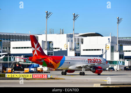 Air Malta, terminal 2, Turm, Muc, Flughafen, Flugzeug, Rollen, Taxiway, Stockfoto