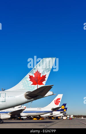 Air Canada, Airbus 330-200, China, Lufthansa, Linie oben, Flügel, Leitwerk, Höhenleitwerk tail Stockfoto
