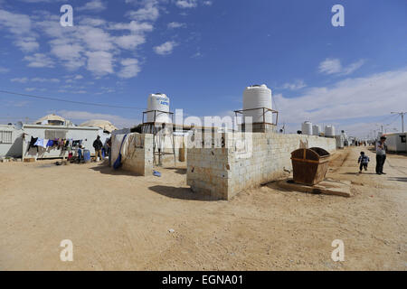 27. Februar 2015 - Al-Za'Tari r.c., Al-Mafraq, Jordanien-die Straßen und Gassen Wochenende im Al-Za'tari Camp für syrische Flüchtlinge in Jordanien. © Mustafa Bader/ZUMA Draht/Alamy Live-Nachrichten Stockfoto