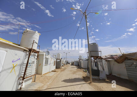 27. Februar 2015 - Al-Za'Tari r.c., Al-Mafraq, Jordanien-die Straßen und Gassen Wochenende im Al-Za'tari Camp für syrische Flüchtlinge in Jordanien. © Mustafa Bader/ZUMA Draht/Alamy Live-Nachrichten Stockfoto