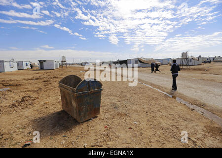 27. Februar 2015 - Al-Za'Tari r.c., Al-Mafraq, Jordanien-die Straßen und Gassen Wochenende im Al-Za'tari Camp für syrische Flüchtlinge in Jordanien. (Kredit-Bild: © Mustafa Bader/ZUMA Draht) Stockfoto