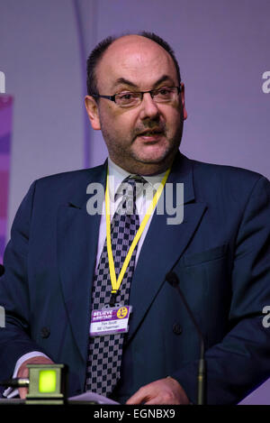 Margate, Großbritannien. 27. Februar 2015. Die UKIP Frühjahrstagung im Winter Gardens, Margate. Tim Scott, Vorsitzender UKIP eröffnet die Konferenz. Bildnachweis: Julie Edwards/Alamy Live-Nachrichten Stockfoto