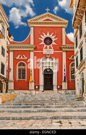 Metropolitan Kirche von Hyperagia Theotokos Spileotissa in der Altstadt von Korfu, Griechenland Stockfoto