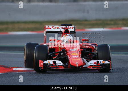 Barcelona, Spanien. 27. Februar 2015. Formel 1 Test-Session 2, Tag2. Scuderia Ferrari-Pilot Sebastian Vettel auf der Rennstrecke BCN nimmt © Action Plus Sport/Alamy Live News Stockfoto