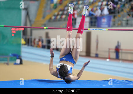 ISTANBUL, Türkei - 21. Februar 2015: Griechischen Athleten Ekaterini Kyriakopoulou Hochsprung während Balkan Leichtathletik Indoor Meisterschaften Stockfoto