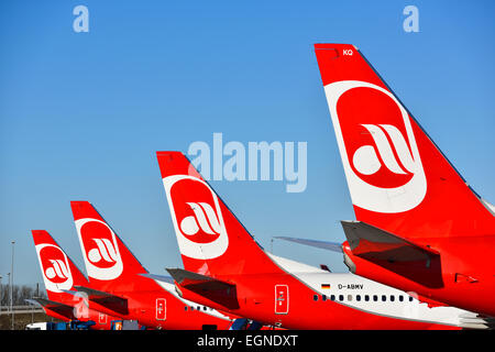 Air Berlin, Boing, Airbus, line-up, Flugzeuge, Flugzeug, Flugzeug, Flügel, Höhenleitwerk, Stockfoto