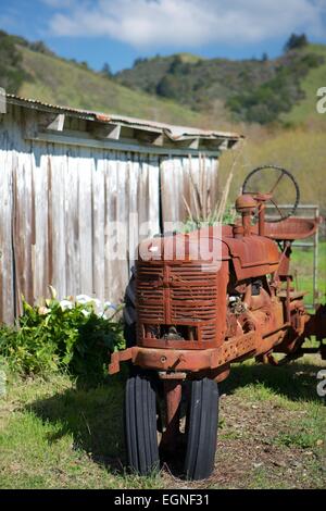 Rustikale Landmaschinen in West Marin, Kalifornien Stockfoto