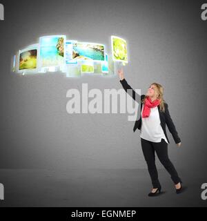 Frau wählt Landschaft Stockfoto