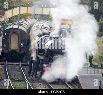 Der Dampf Lok 45379 am Ropley Bahnhof Mitte Hants-Bahn (Brunnenkresse Linie), während der Herbst-Gala, Hampshire, UK. Stockfoto