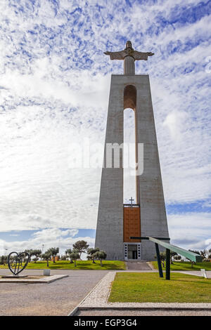 Cristo-Rei oder König Christus Sanctuary in Almada, die zweite die meisten besucht Heiligtum in Portugal. Stockfoto