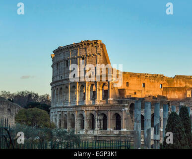 schöne Aussicht Panorama Sonnenuntergang Kolosseum Rom skyline Stockfoto
