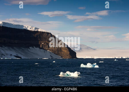 Antarktis, Antarctic Sound, Schnee bedeckten vulkanischen Felsen Stockfoto