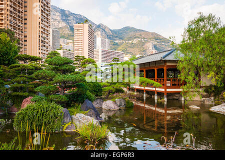 MONTE CARLO, MONACO - 3. Oktober 2014: Aussicht auf japanischen Garten in Monte Carlo, Monaco Stockfoto