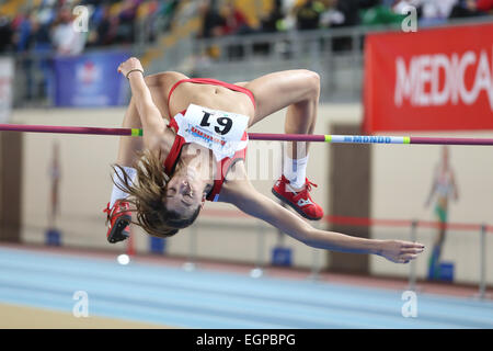 ISTANBUL, Türkei - 21. Februar 2015: Montenegrinische Athlet Marija Vukovic Hochsprung während Balkan Indoor Meisterschaften Stockfoto