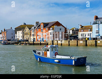 Boot vor Anker im Hafen von Weymouth, Dorset, England UK Stockfoto
