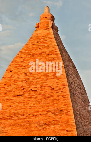 Stock Foto - Nha Trang, Vietnam. Po Nagar Cham Towers. Der Nordturm Thap Chinh Stockfoto