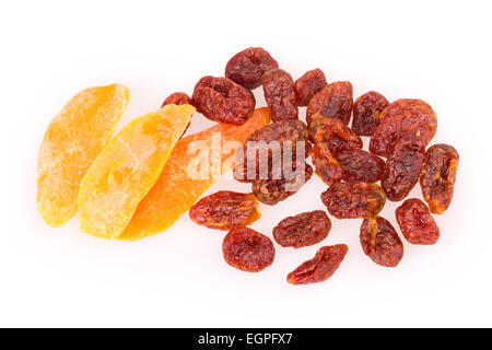 Trockenfrüchte Ananas, Zitrone, Walnuss, Cranberry isoliert auf weißem Hintergrund Stockfoto