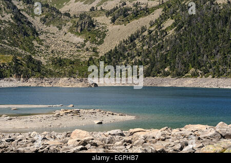 Blick auf den Lac Forschungsreaktors. Néouvielle-massiv Nationalreservat. Hautes-Pyrenäen. Frankreich. Stockfoto