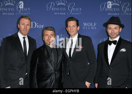 LOS ANGELES, CA - 8. Oktober 2014: Die Tenöre - Fraser Walters (links), Remigio Pereira, Clifton Murray & Victor Micallef bei der 2014 Princess Grace Awards Gala im Beverly Wilshire Hotel, Beverly Hills. Stockfoto