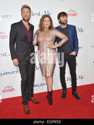 LOS ANGELES, CA - 7. Oktober 2014: Lady Antebellum - Hillary Scott, Charles Kelley & Dave Heywood - bei der Weltpremiere von "The Best of Me" im Regal Kinos LA Live. Stockfoto